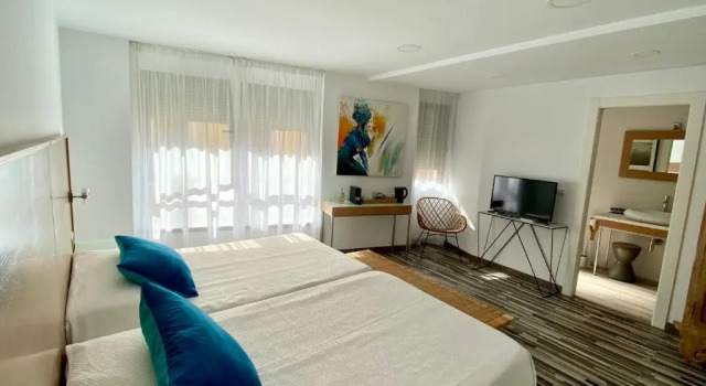 Четырёхместный номер Superior Hotel Alamo
