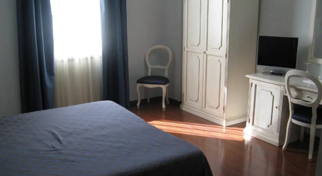 Одноместный номер Standard International Hotel