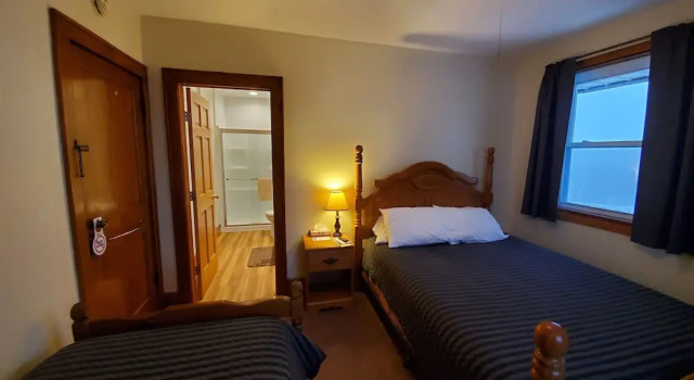 Lakewood Lodge, Rezerwuj Hotel Hotele w Wayne County ze śniadaniem, Śniadanie