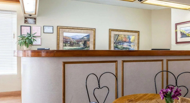 Econo Lodge Inn & Suites on the River, Забронировать Отель Отели Гатлинберг с завтраком, Завтраки