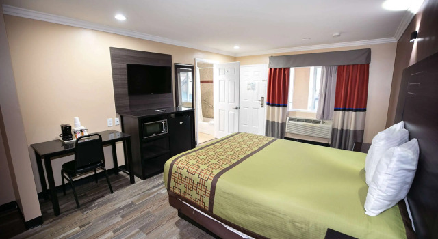 Двухместный номер Standard Rodeway Inn & Suites Bellflower