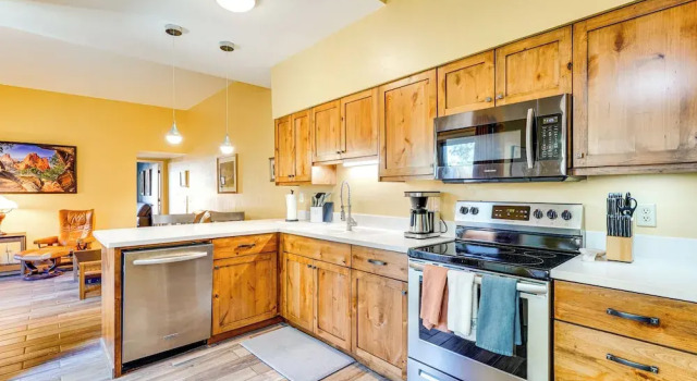 Апартаменты 12 Mi to Dtwn Tucson: Tranquil Townhome w/ Office