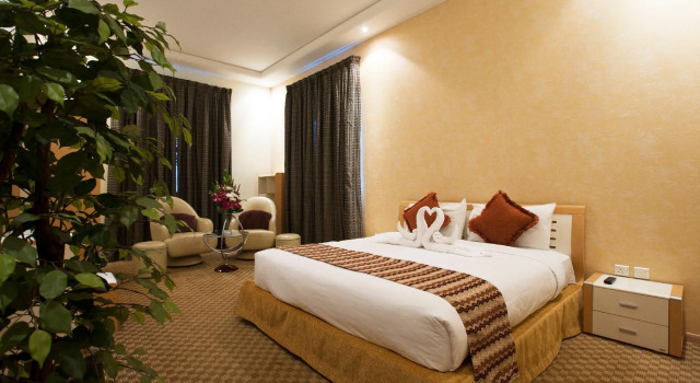 Люкс с 3 комнатами Elite Seef Residence And Hotel