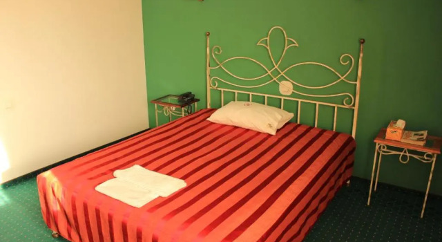 Camera Standard Hotel Melody