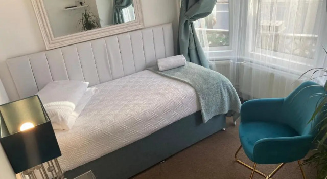 Standard- Enkelt værelse A & B Guest House