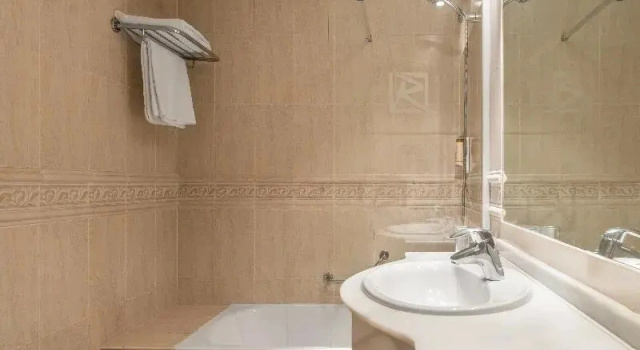 Полулюкс Standard Hotel Rio Badajoz