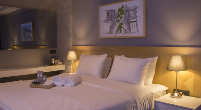 Four-G Hotel