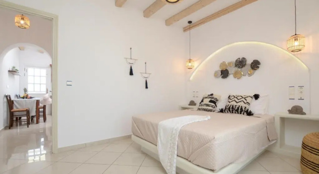 Полулюкс Birikos Hotel & Suites