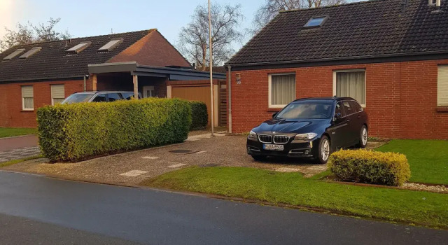 own holiday home with enclosed property near the beach, 予約 ホテル Butjadingen North Sea Coast Germany