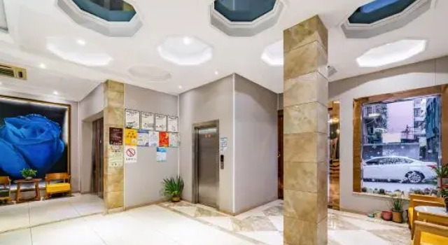 Jiande Hotel（JianDe XinAnJiang Plaza Municipal Government Store）