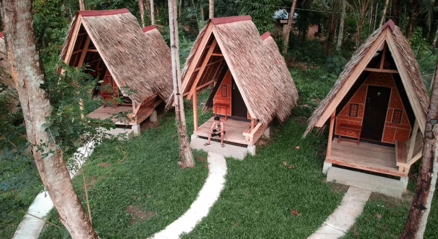 Коттедж Nipa Hut Village