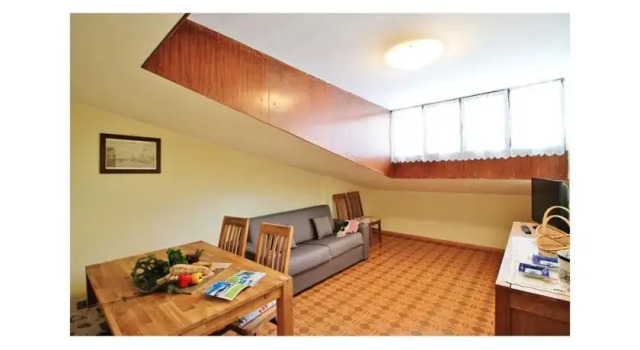 House Touring 10