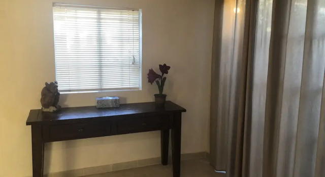 Коттедж Comfy 3 Bedroom Home