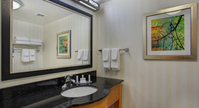 Четырёхместный номер Standard Fairfield Inn & Suites Kodak
