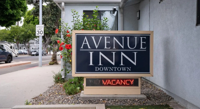 Avenue Inn Downtown District SLO, Забронировать Отель Сан-Луис-Обиспо San Luis Obispo County, рядом с Mission San Luis Obispo de Tolosa