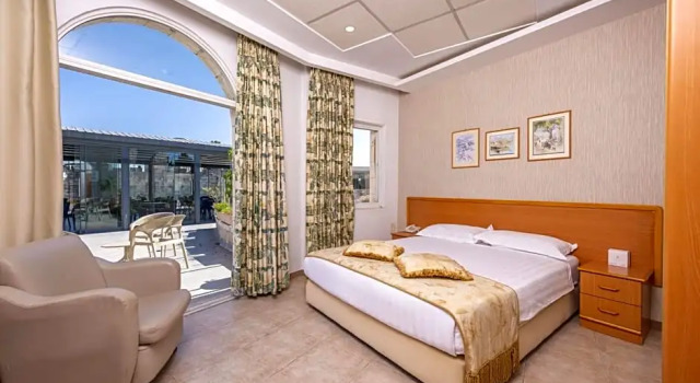 Номер Superior Golden Walls Hotel