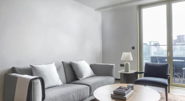 Charming 2 Bedrooms Apartment in London, Забронировать Апартаменты/квартира Лондон Большой Лондон, рядом с Рынок «Петтикот-Лейн»