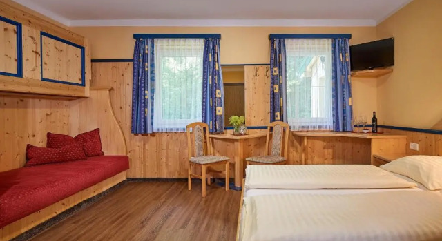 Четырёхместный номер Standard Hotel Hubertushof