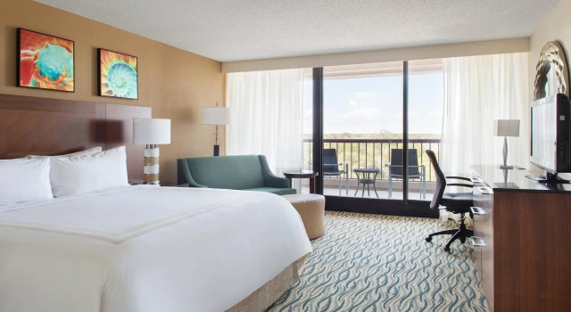 Hilton Beachfront Resort & Spa Hilton Head Island, Забронировать Курортный отель Отели Хилтон-Хед-Айленд с завтраком, рядом с The Golf Courses of Palmetto Dunes, Завтраки