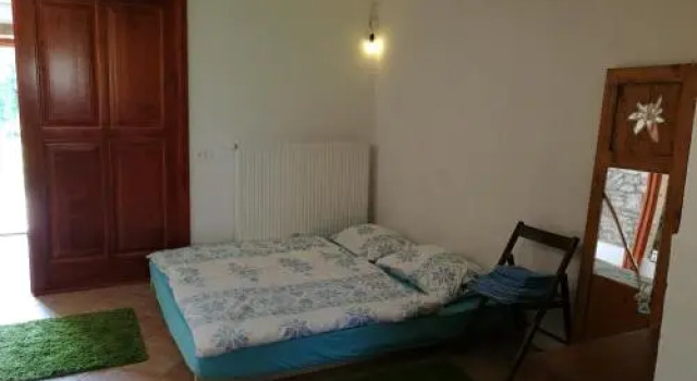 Holiday Farmhouse Skvor, Book Hotel Hoteller i Julian Alps med parkering, Parkering