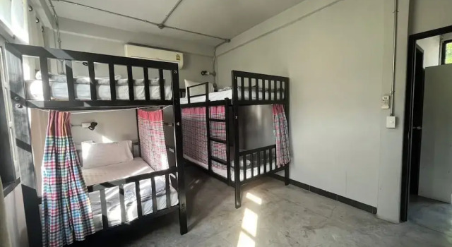 Кровать в общем номере BNK89 Hostel