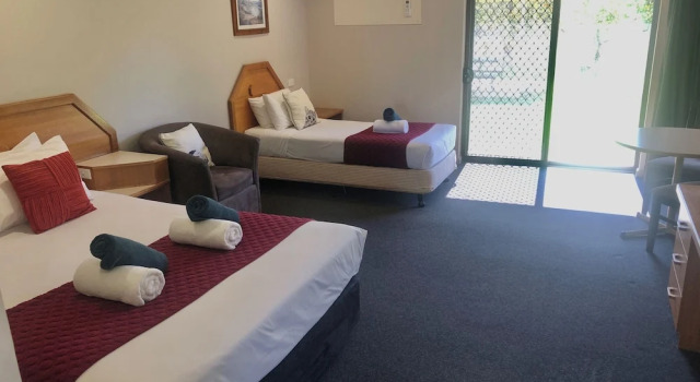 Трёхместный номер Deluxe Hilltops Retreat Motor Inn