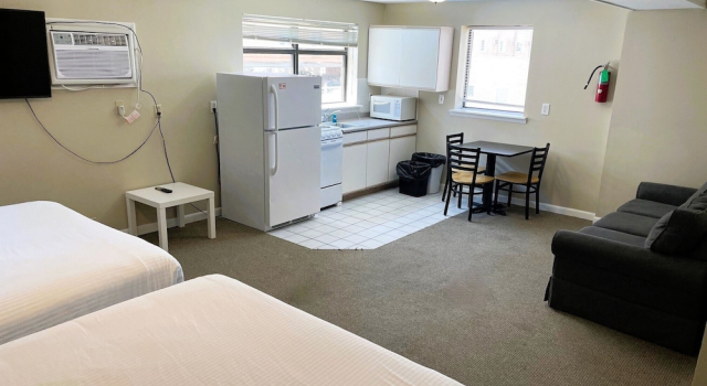 Economy Doppel Zimmer mit Poolblick Oceanic Hotel & Barefoot Tiki Bar