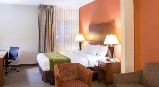 Люкс Comfort Inn & Suites Charleston Airport Convention Center