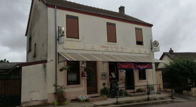 Auberge du Vieux Moulin, Rezerwuj Hostel Le Breuil Morvan