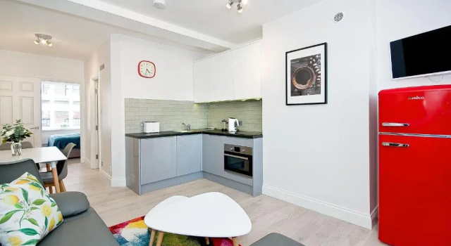 Коттедж F2 Greek Street by City Living London