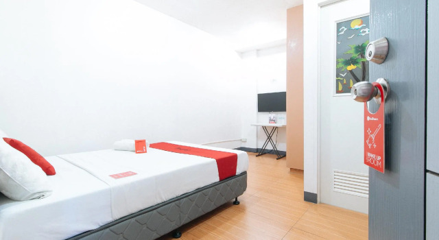 RedDoorz @ CAA Road Las Pinas, Rezervovat Hotel  