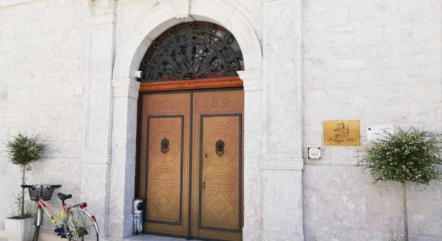 Palazzo 1892 Guest House, Забронировать Гостевой дом Кастельветере-ин-Валь-Форторе Кампания