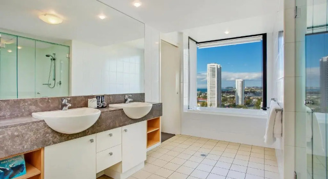Апартаменты с 3 комнатами Mantra Broadbeach on the Park