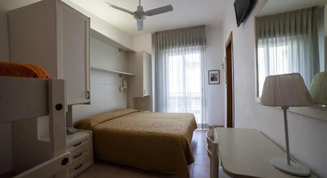 Четырёхместный номер Standard Hotel Plaza