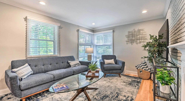 Pet-friendly Charlotte Home w/ Fenced Yard!, 预订 度假屋 夏洛特 北卡罗莱纳州