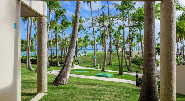 Четырёхместный номер Standard oceanfront Hilton Ponce Golf & Casino Resort