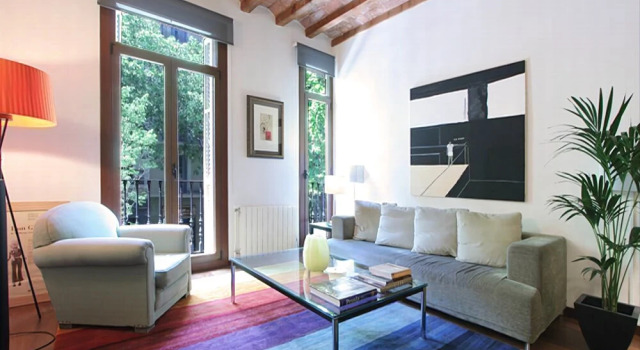 Rent Top Apartments Eixample, Забронировать Апартаменты/квартира Отели Барселоны с парковкой, рядом с Оспиталь Клиник, Парковка