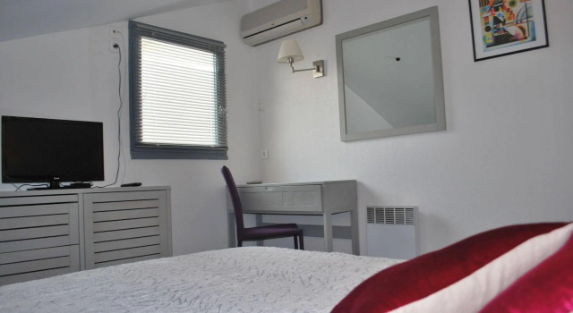 LEscadrille, Prenota Hotel Mérignac Charente Marittima