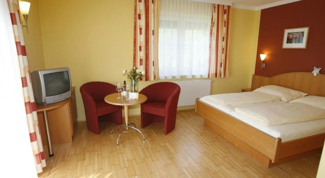 Golf & Therme Sonnenpension Hotel Garni, Rezervasyon Otel Neudau Fuerstenfeld