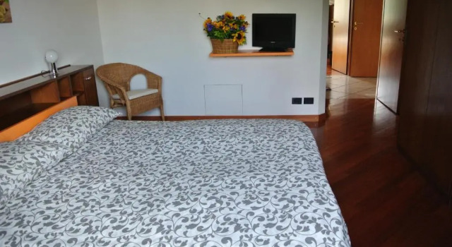 B&B Sari, Prenota Bed & breakfast Como Como