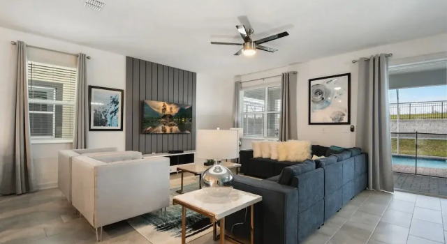 Striking Championsgate 10br Villa Pool spa Disney, Kissimmee