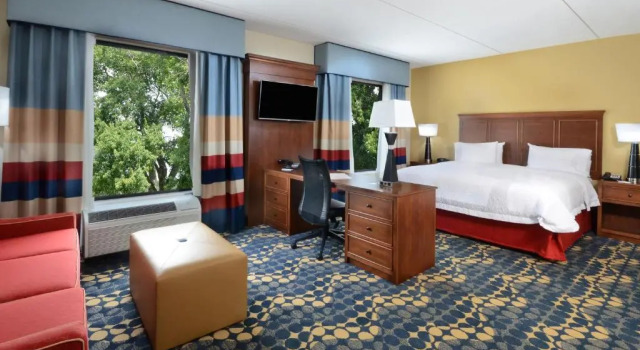 Студия Hampton Inn & Suites Lynchburg