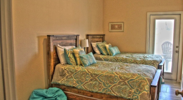 Beachside Bliss Bs404 3 Bedrooms 2.5 Bathrooms Condo