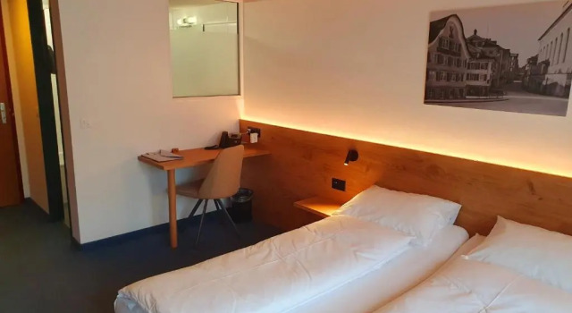 Двухместный номер Standard с балконом Adler Hotel
