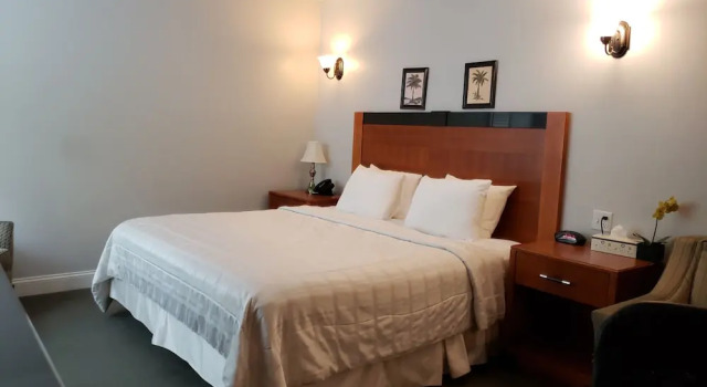 Crescent Suites Hotel, Забронировать Отель Уолтем Boston Metropolitan Area