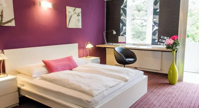 Одноместный номер Economy с балконом College Garden Hotel