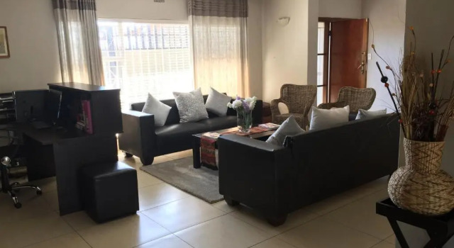 African Kingdom Guest House, Buchen Sie Pension Boksburg Gauteng