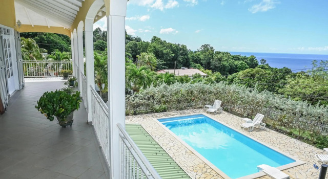 Villa D ENNRY, Book Villa Sommerhuse i Pointe-Noire, Hytte