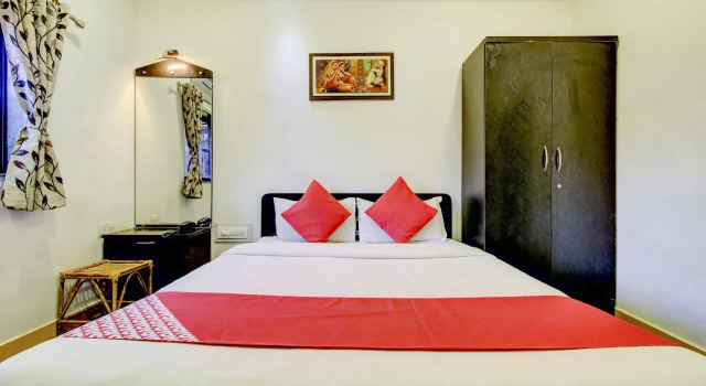 OYO MBL207 Hotel Second Home, Забронировать Отель Отели штата Махараштры 3 звезды, 3*