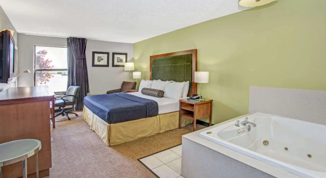 Двухместный номер Standard Days Inn by Wyndham Great Lakes Naval Base